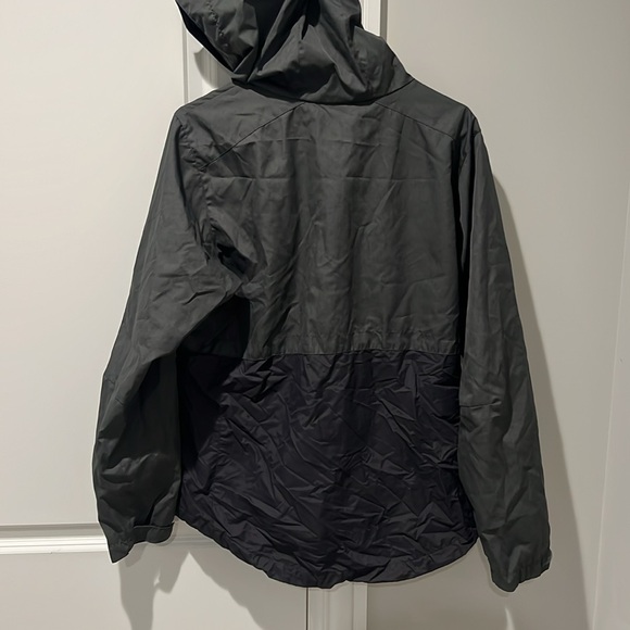 Columbia Black Mesh-Lined Jacket - Picture 5 of 5